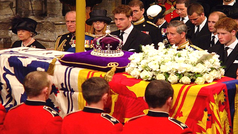 Фото принцессы дианы в гробу. Похороны принцессы Дианы 1997. Похороны принцессы Дианы. Похороны Дианы принцессы Дианы.