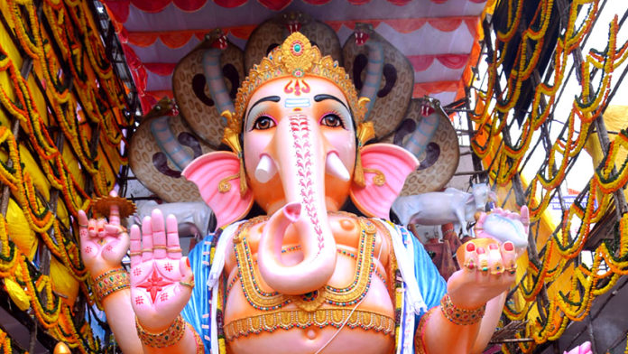 Hyderabad’s  Khairatabad  Lord  Ganesha Throughout The Years