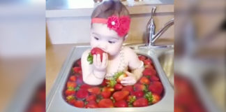 Baby-Strawberry-Bath