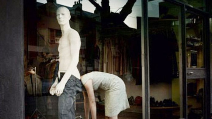 Heights Of Creepiness: Photos Of Mannequins Passing Funny Yet Creepy Messages to People!