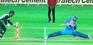 MS-Dhoni-Split-Moment