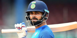 Virat-Eating-Chewing-Gum